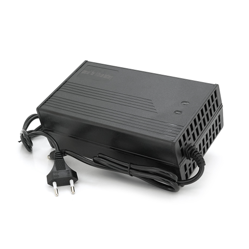 Зарядний пристрій для акумуляторів Li-ion Premium 36V(42V),10S,5A,штекер 5.5*2.5,з індикацією,BOX