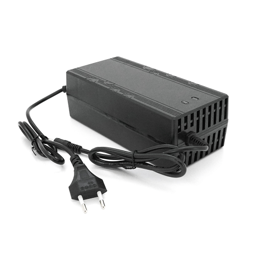 Зарядний пристрій для акумуляторів Li-ion 48V(54,6V),13S,5A,штекер 5.5*2.5,з індикацією,BOX