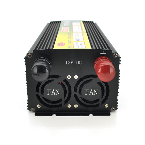 Інвертор напруги Voltronic Wm-7000(4200Вт), 12 / 220 з апроксимованою синусоїдою, 2 універсальні розетки +USB, клем