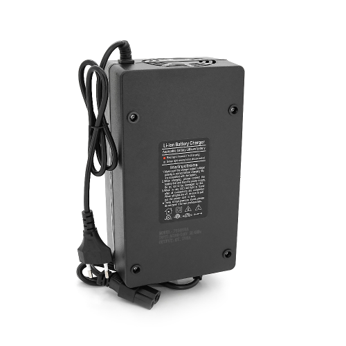 Зарядний пристрій для акумуляторів Li-ion 60V(67,2V),16S,8A,штекер Triangle plug (T-tipe / IEC / C13 N+L-) ,з індикацією,BOX