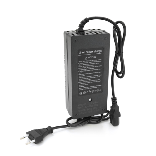 Зарядний пристрій для акумуляторів Li-ion 12V (12,6V), 5A, штекер 3-pin, LED-індикація