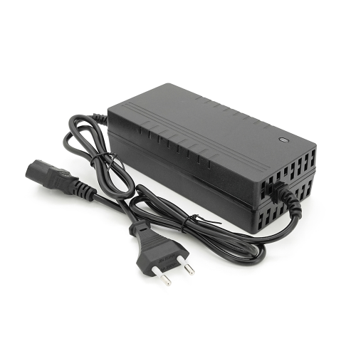 Зарядний пристрій акумуляторів Li-ion 16.8V, 5A, , роз&apos;єм Triangle plug (T-tipe / IEC / C13 N+L-), LED-індикація