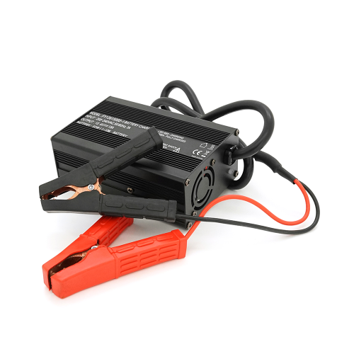 Зарядний пристрій для акумуляторів Li-ion 12V (12,6V),3S,15A, + крокодили, індикація, 135х90х50mm