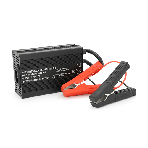 Зарядний пристрій для акумуляторів Li-ion 25,2V,6S,10A, + крокодили, індикація,135х90х50mm