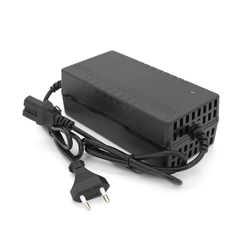 Зарядний пристрій для акумуляторів Li-ion 12V (12,6V), 3S, 10A, штекер Triangle plug (T-tipe / IEC / C13 N+L-), LED-індикація