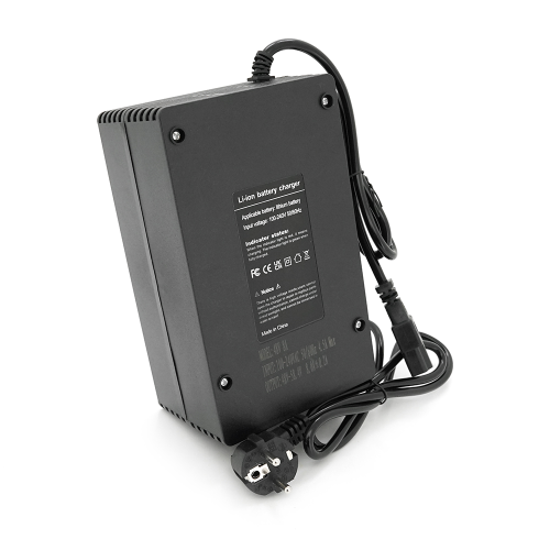 Зарядний пристрій для акумуляторів LiFePo4 48V(58,4V),16S,8A,500W, штекер Triangle plug (T-tipe / C13 / IEC). індикація, 220х122х86mm, 1.5kg