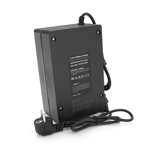 Зарядний пристрій для акумуляторів Li-ion 60V(71,4V),17S,8A,650W, штекер Triangle plug (T-tipe / IEC / C13 N+L-) .індикація, 220х122х86mm, 1.5kg