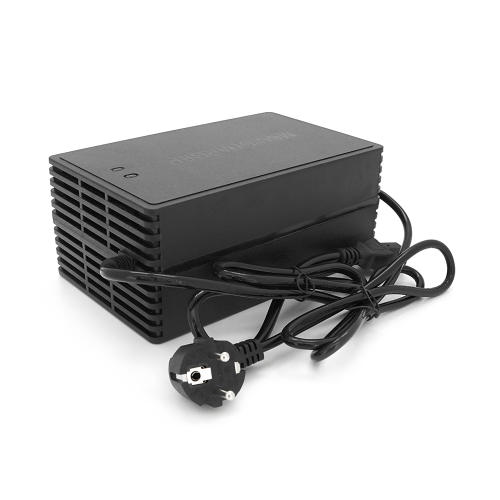 Зарядний пристрій для акумуляторів Li-ion 60V(71,4V),17S,10A,750W, штекер Triangle plug (T-tipe / IEC / C13 N+L-) .індикація, 220х122х86mm, 1.5kg