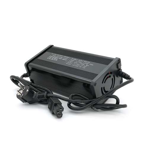 Зарядний пристрій для акумуляторів Li-ion 72V(84V),20S,15A, штекер Triangle plug (T-tipe / IEC / C13 N+L-), 185x88x60mm