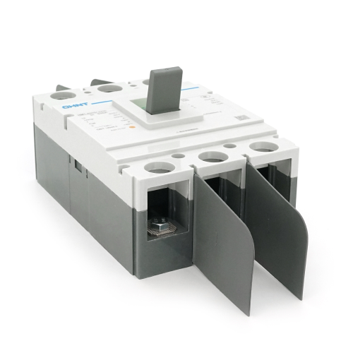 Автоматичний вимикач змінного струму CHINT NM1-630S / 3300B-630A 3P, 380 В. 500-630A. 50КА / 400В; 8КА / 690В. 270,5 * 182 * 112mm