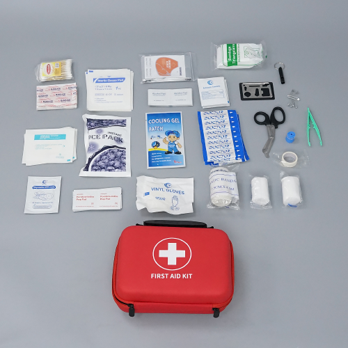 Аптечка медична у захисному кейсі. Пилолагонепроникний. 3 відділення. Набір першої допомоги: ножиці, бинти, пластирі, антисептики. 23&amp;times;17&amp;times;8 див.