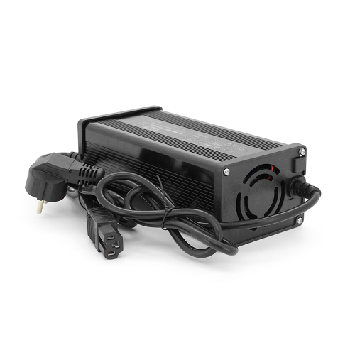 Зарядний пристрій для акумуляторів Li-ion 48V(58,8V),14S,10A,650W, індикація, штекер Triangle plug (T-tipe / C13 / IEC)