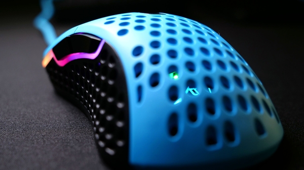 Миша Xtrfy M4, USB-A, RGB, Miami Blue