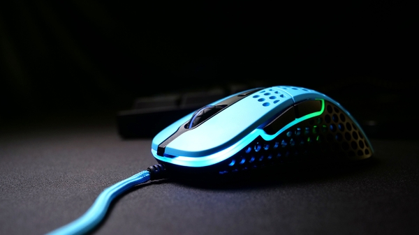 Миша Xtrfy M4, USB-A, RGB, Miami Blue