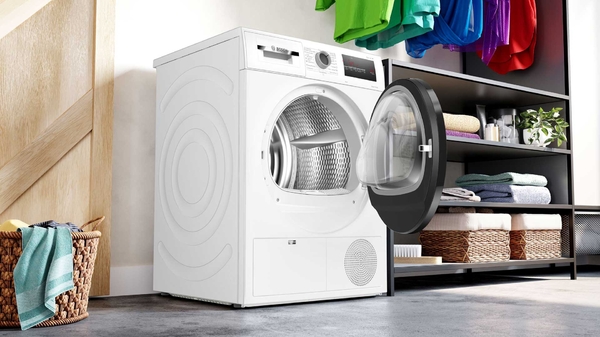 Сушильна машина Bosch тепловий насос, 8кг, A+, 60см, дисплей, білий