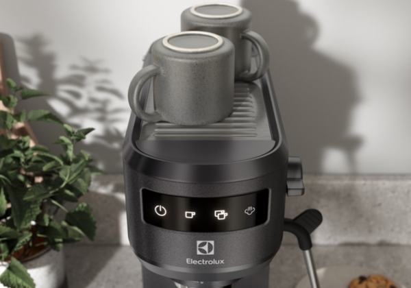 Кавоварка Electrolux ріжкова, 1л, мелена, ручний капуч, LED-дисплей, підігрів чашок, чорний