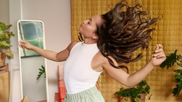 Стайлер  Philips SenseIQ Series 8000, автоматичний , 240Вт, темп.режимів-3, 170 C–210С, іонізація, кераміка, золотий