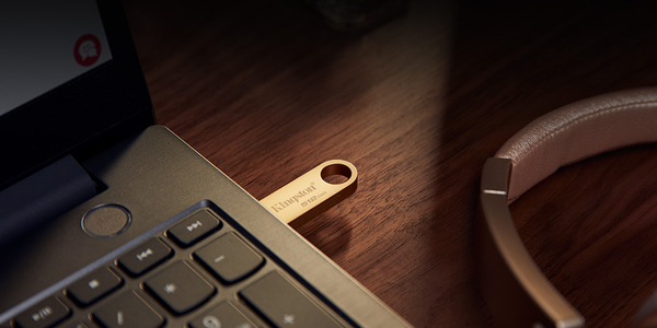 Флеш-накопитель USB3.2 64GB Kingston DataTraveler SE9 G3 (DTSE9G3/64GB)