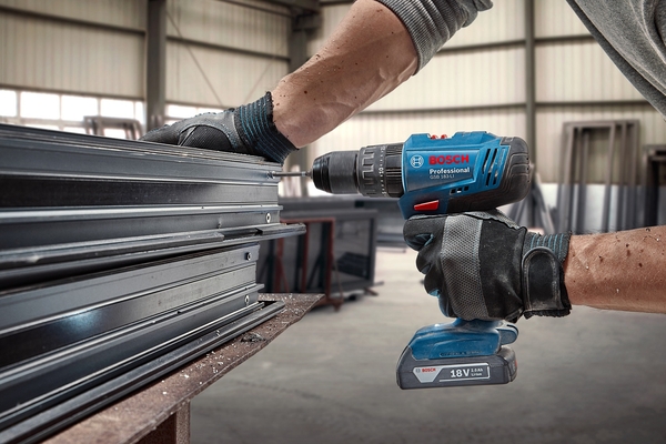 Шурупокрут-дриль ударний акумуляторний Bosch Professional GSB 183-LI 18В 1х2А·год 21-56Нм 374-1815об·хв кейс 1.2кг
