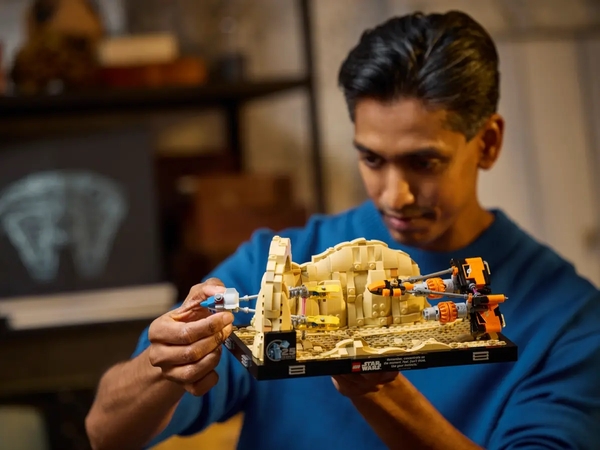 Конструктор LEGO Star Wars Діорама «Mos Espa Podrace» V29