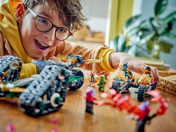 Конструктор LEGO Ninjago Комбі-автомобіль команди ніндзя