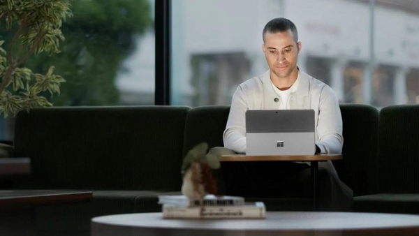 Планшет Microsoft Surface Pro 10 13” PS Touch, Intel Core Ultra 7, 16GB, F1TB, UMA, Win11P, платиновий