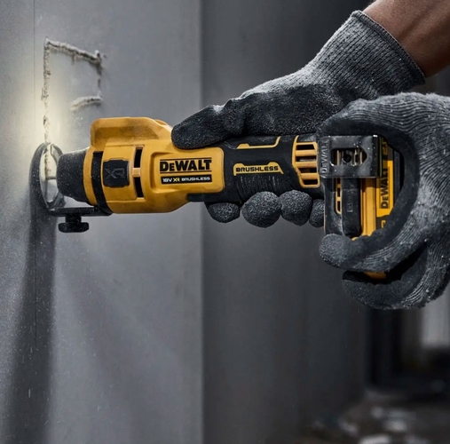 Фрезер акумуляторний DeWalt 18В XR Li-Ion 26000об/хв цанга 3.2-6.4мм 0.79кг без АКБ та ЗП
