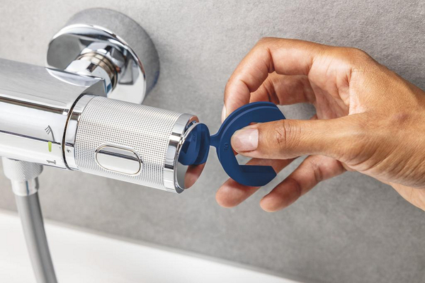 Душова система Grohe Vitalio Start System 250 зі змішувачем-термостатом для душу, верхній душ, лійка, кріпл. - на стійці, хром