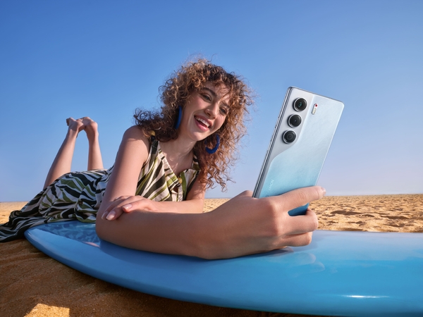 Смартфон TECNO Camon 40 (CM5) 6.78" 8/256ГБ, 2SIM, 5200мА•год, Glacier White