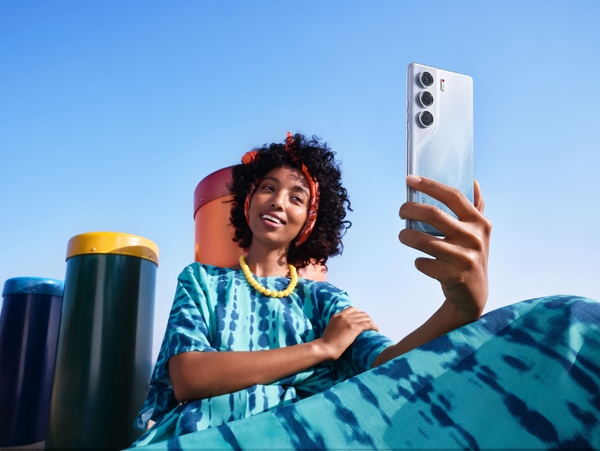 Смартфон TECNO Camon 40 (CM5) 6.78" 8/256ГБ, 2SIM, 5200мА•год, Glacier White