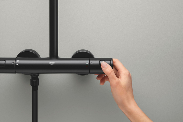 Душова система Grohe Vitalio Start System 250 зі змішувачем-термостатом для душу, верхній душ, лійка, кріпл. - на стійці, матовий чорний