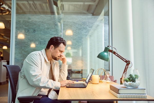 Ноутбук HP EliteBook Ultra G1i (B66V4AT) Blue