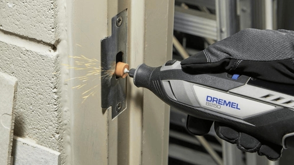 Шліфмашина шліфувально-гравірувальна акумуляторна Dremel 8250-5 12В 1х2А·год 5000-30000об/хв ЗП 0.59кг