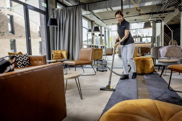 Пилосос професійний Karcher T 15/1 MODULAR RANGE! 585Вт 185мБар контейнер 15л сухе прибирання 6.40кг