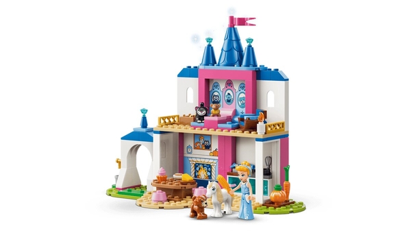 Конструктор LEGO Disney Princess Замок Попелюшки та її друзів-тварин