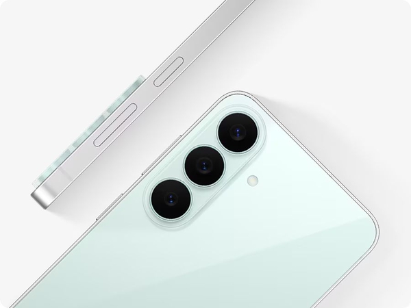 Смартфон Samsung Galaxy S26 FE 5G (S741) 6.7' 8/512ГБ, 2SIM, 4900мА•год, зелений світлий